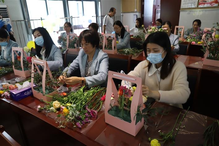 享受插花乐趣 提升生活质量