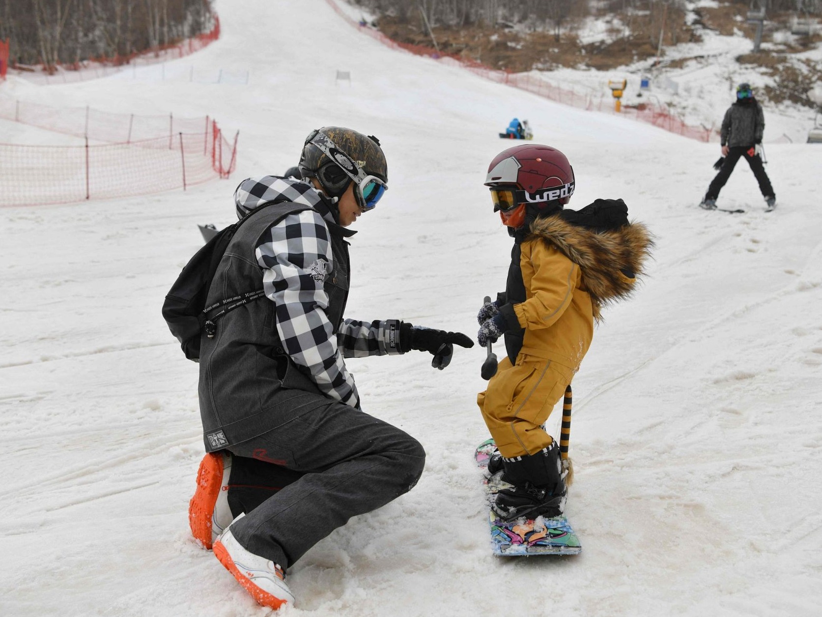 这个雪季有点“热”：雪场运营有序恢复，接待人数大幅增加