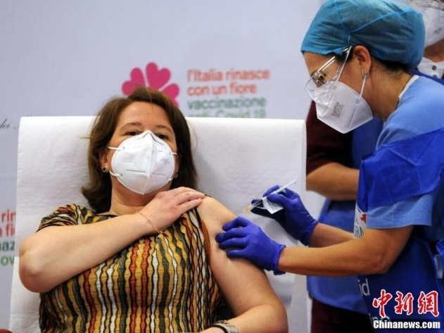 意大利新冠死亡病例超10万例，总统完成首剂疫苗接种