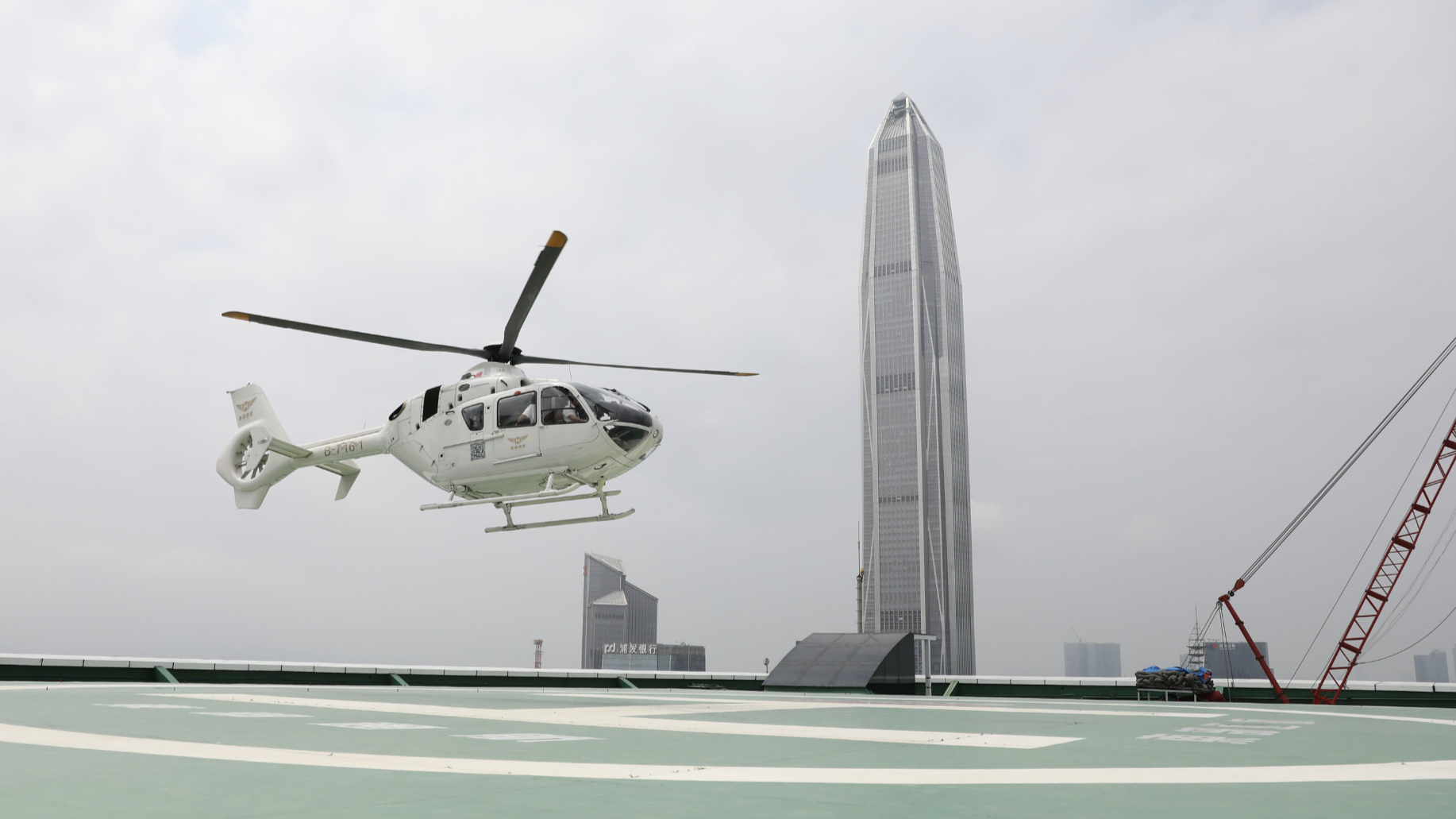 “空中的士”来了！深圳开通国内首条“民航客运+直升机” 接驳航线