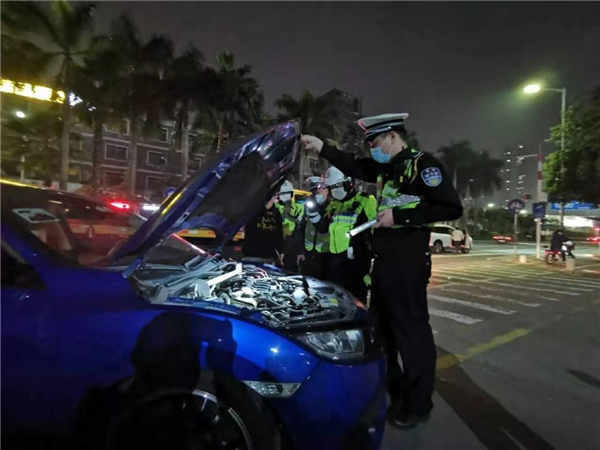 出动警力6000多人次！佛山交警开展“猎飙”行动