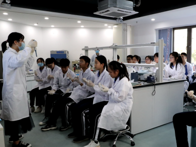 华大基因未来生物学实验室在蛇口育才教育集团启用