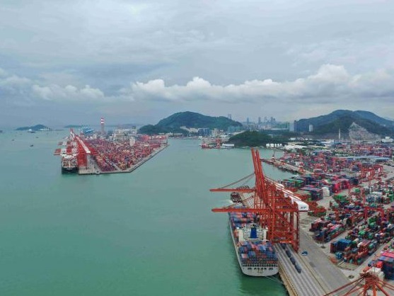 深圳海关全力推进建设“航道上的大湾区”，货物实现24小时运输不停歇