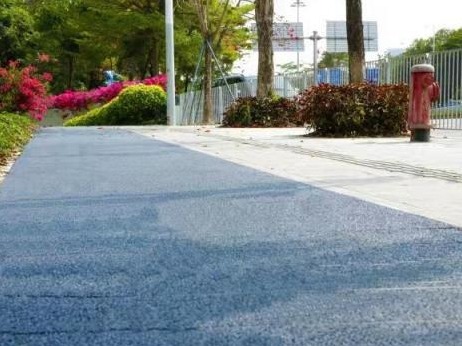 南山区山堡路有小“蓝道”啦