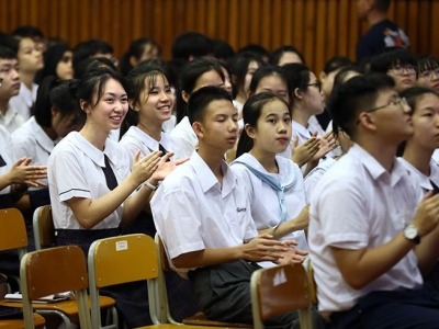 香港中学文凭考试4月23日开考，将首次以短信形式发放成绩