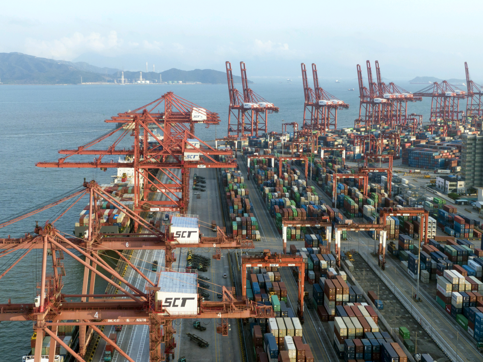 数据双“暴涨”!前两月深圳港集装箱和货物吞吐量同比增长37.41%、35.29%