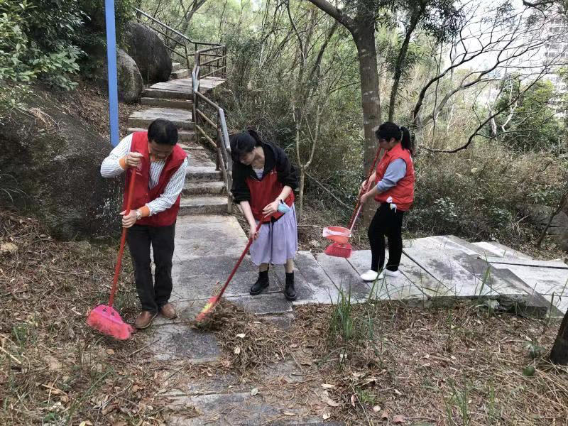 坚持党建带群建，大鹏办事处掀起“三个一”学雷锋活动热潮