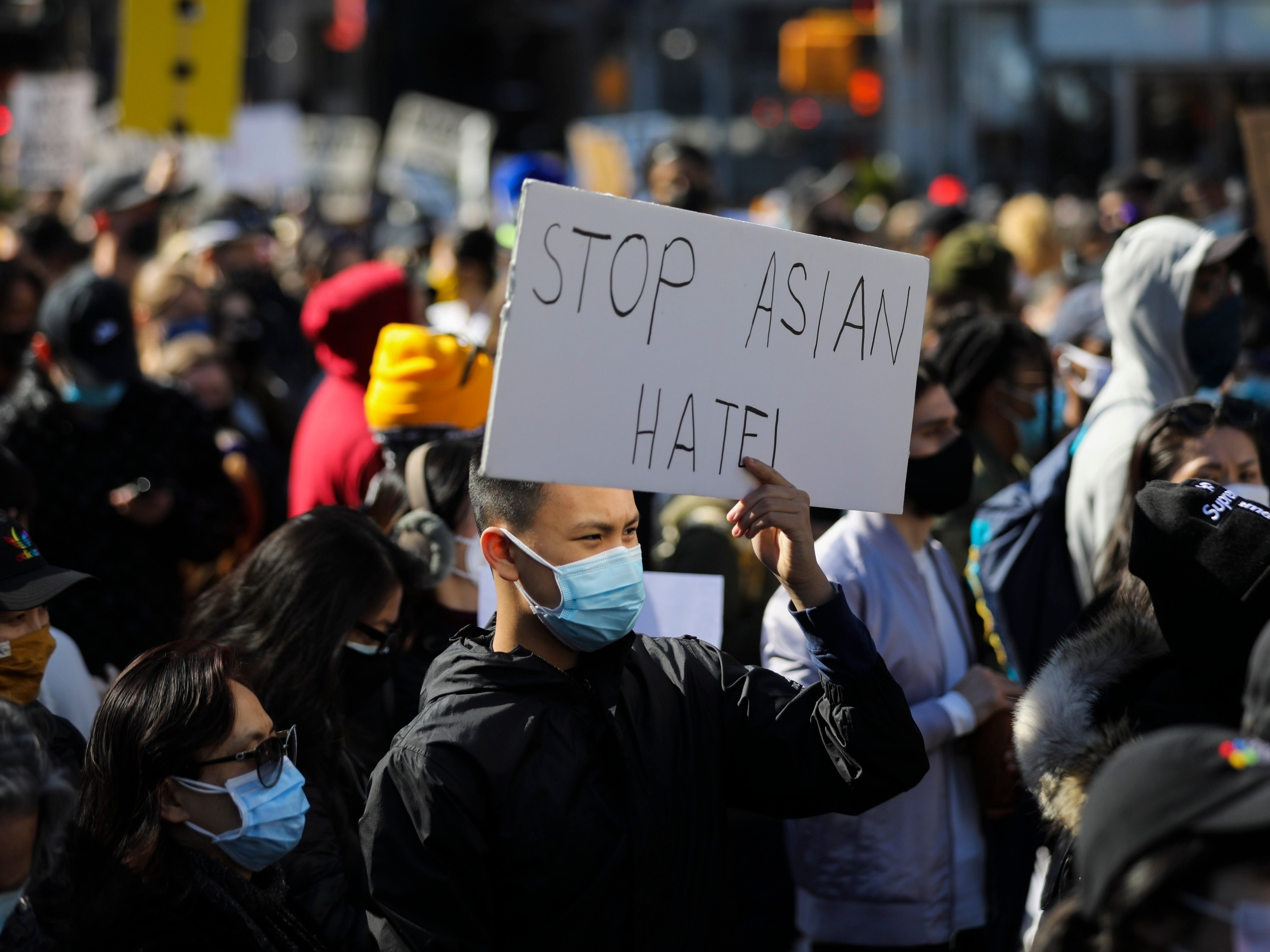美国纽约举行集会抗议针对亚裔的歧视和仇恨犯罪