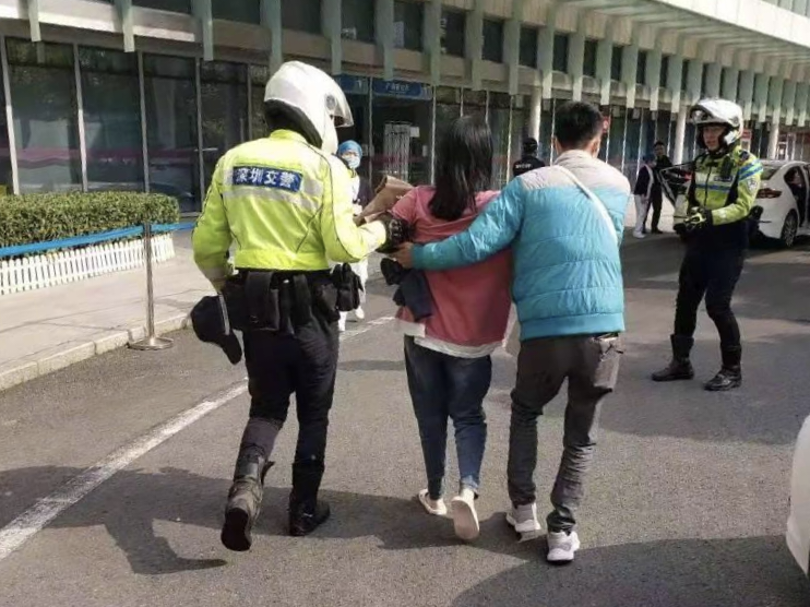 路上遇难事儿？深圳铁骑来救助