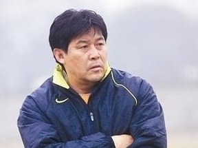 中国足球名宿、原深圳队主教练迟尚斌因病去世，曾创55战不败纪录