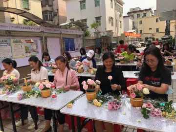 春暖花开，绽放芳华！坪山街道坪山社区开展花艺活动