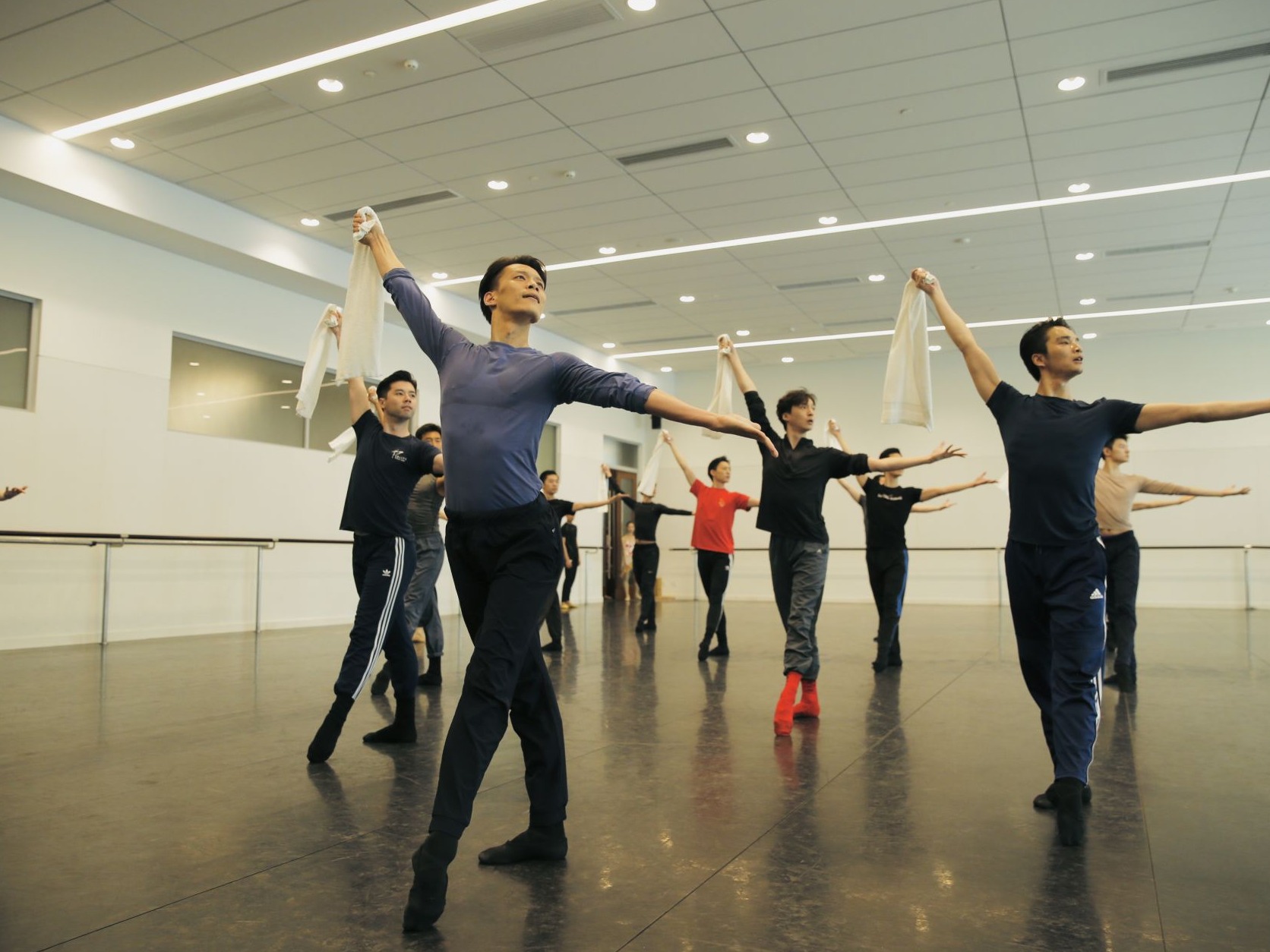 和上海芭蕾舞团排演《宝塔山》，导演刘立功为何数度落泪