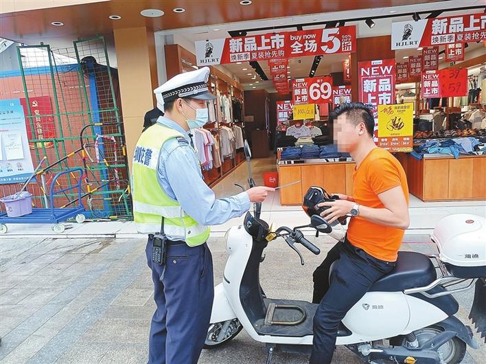深圳交警创新电动自行车治理理念 文明骑行渐成城市移动风景