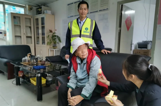 龙岗正能量 | 老人走失，警企合作助其回家！