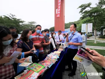 【我为群众办实事】送证上门、打击非法出版物、法治讲座......你关心的光明都放在心上！