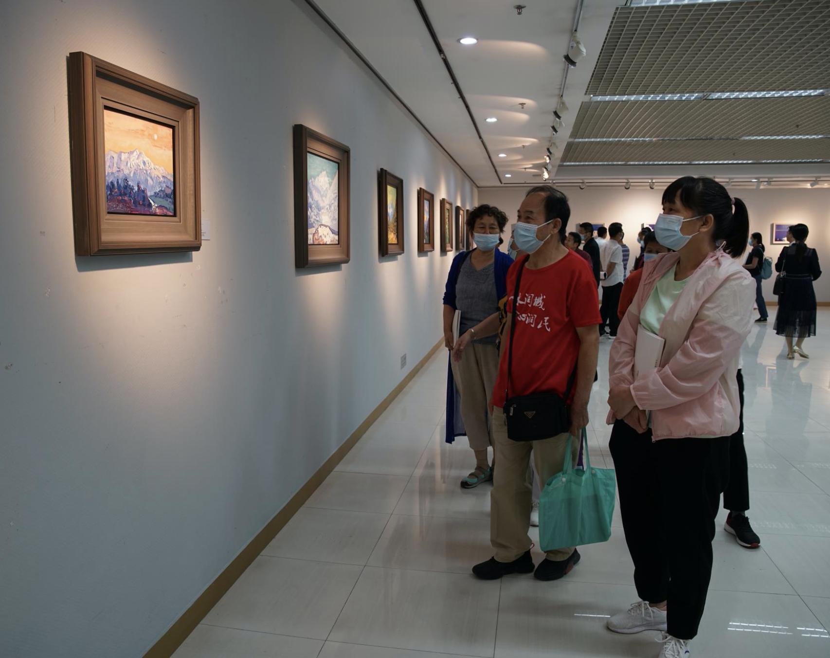 第二届“岭南之春”中国当代油画邀请展在观湖开展