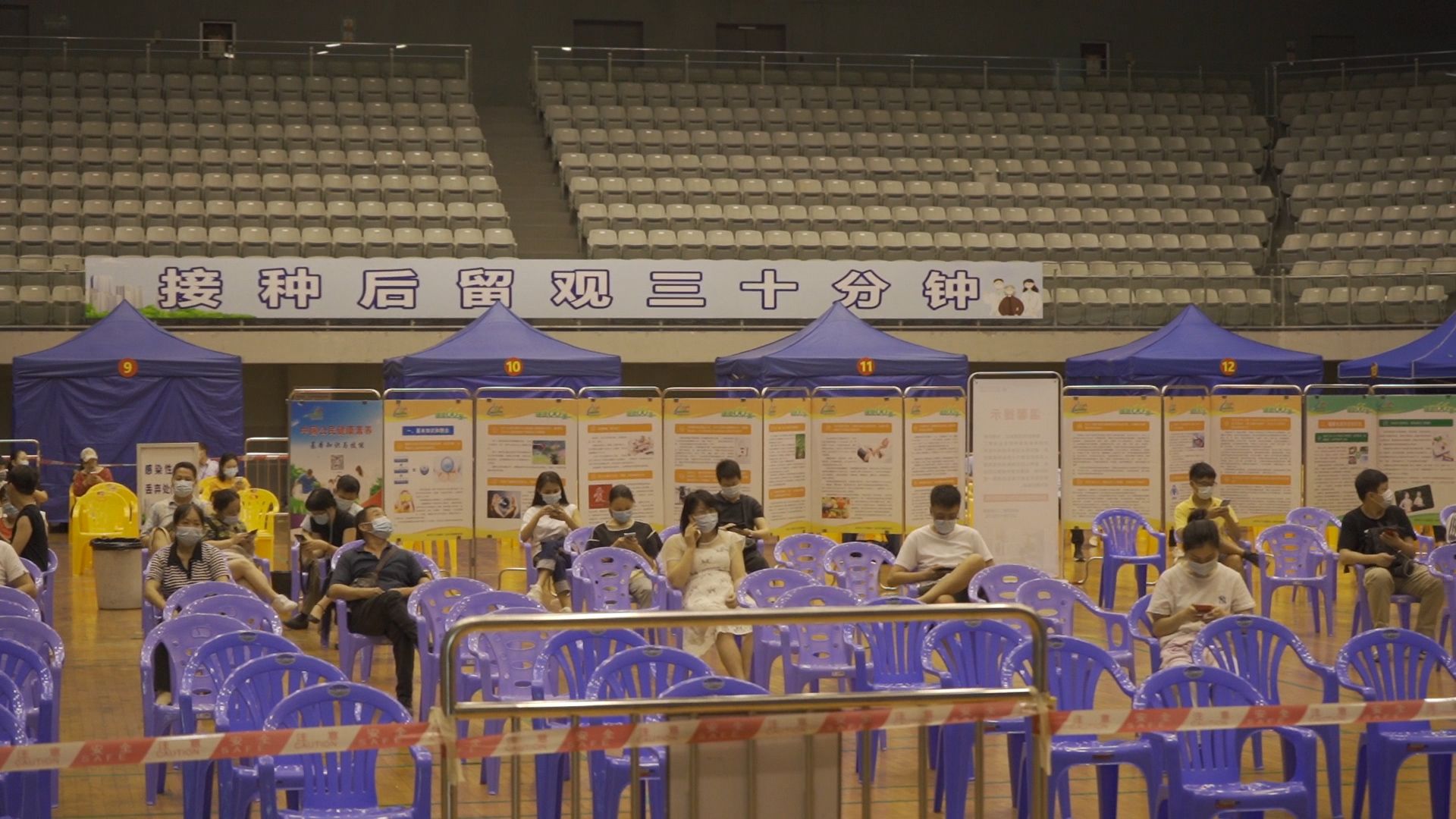 邻居叫你去打疫苗啦！她说“一点都不疼”！