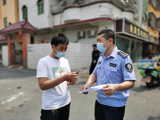 公明街道宣传新冠疫苗接种，构筑全民免疫屏障