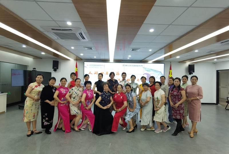 学党史，办实事 ——莲塘街道莲塘社区举行民族服饰秀展示新时代女性风采