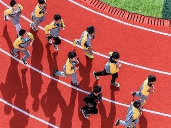 体育是第一学科！北京一小学到校先上体育课再上文化课