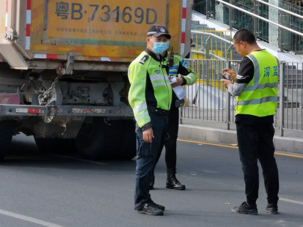 清明假期我在岗 深圳交警老黄牛 | 罗湖大队钟文辉：责任担当守平安、忠诚敬业铸银盾