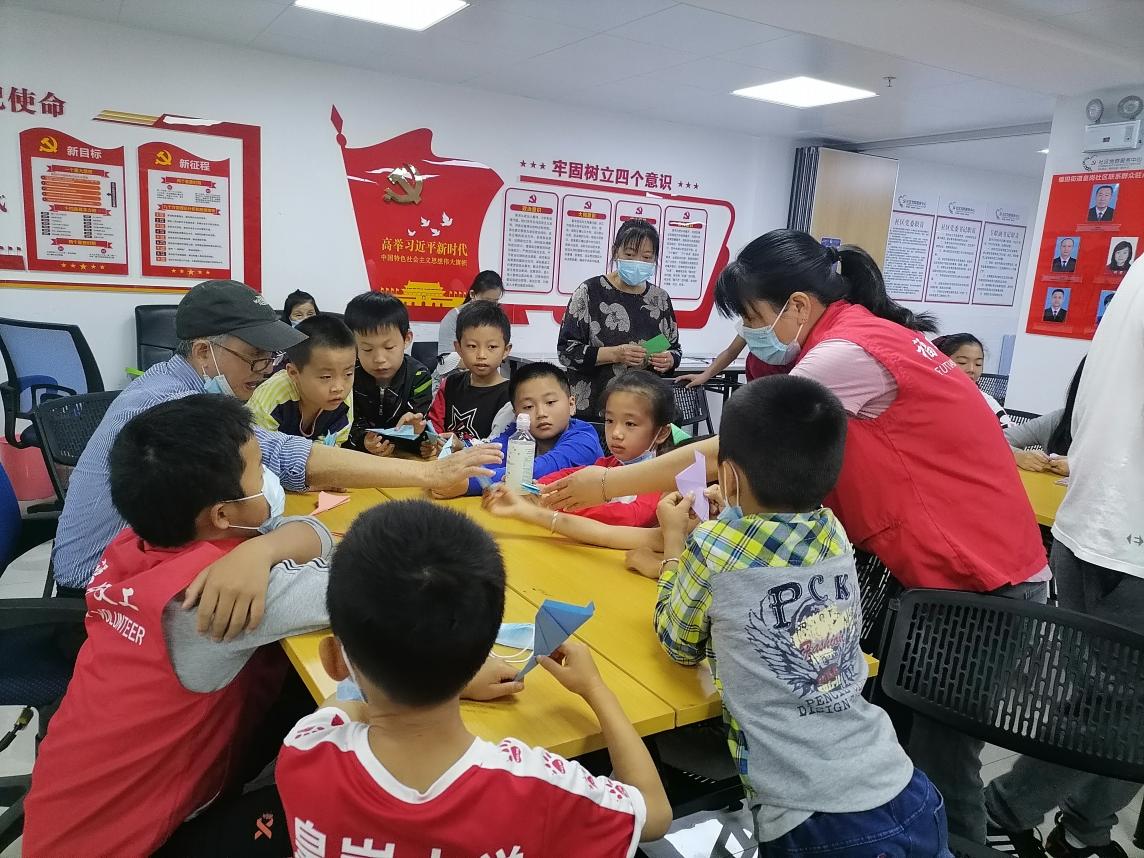 “放飞梦想”  皇岗社区开展青少年折纸活动            