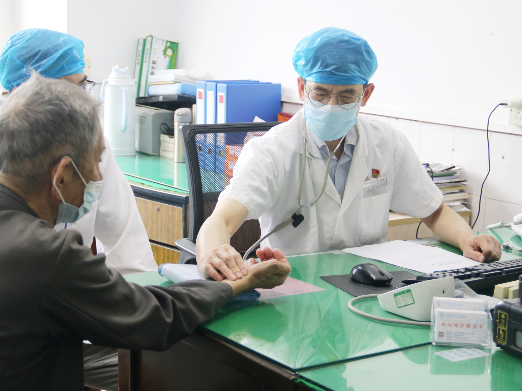 东莞市麻涌镇制作双向转诊联系卡，架起医患“连心桥”