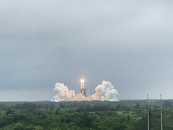 习近平致电祝贺空间站天和核心舱发射成功