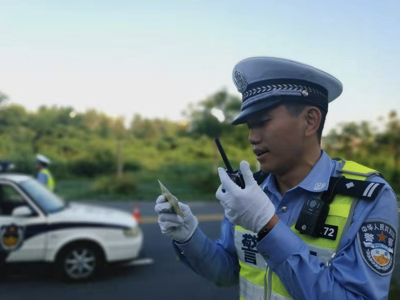 每日警星 | 冯尧：公平公正办铁案 