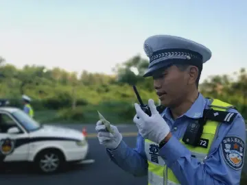 每日警星 | 冯尧：公平公正办铁案 