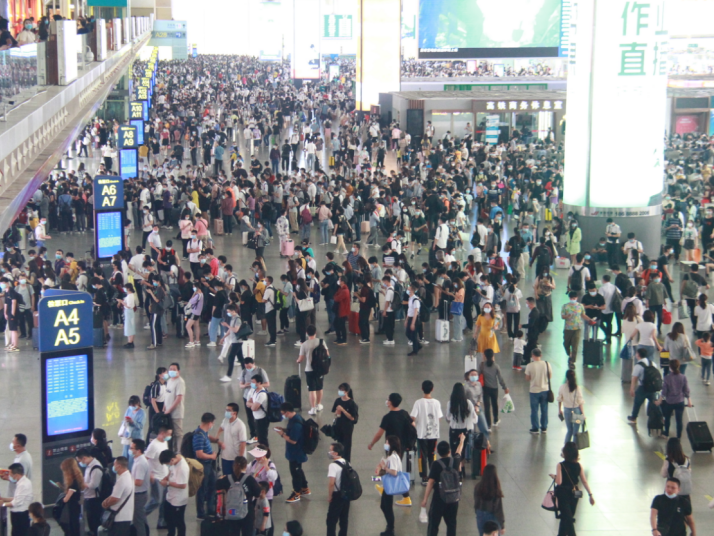 双创新高！广铁清明首日单日送客240万人次，加开旅客列车282列