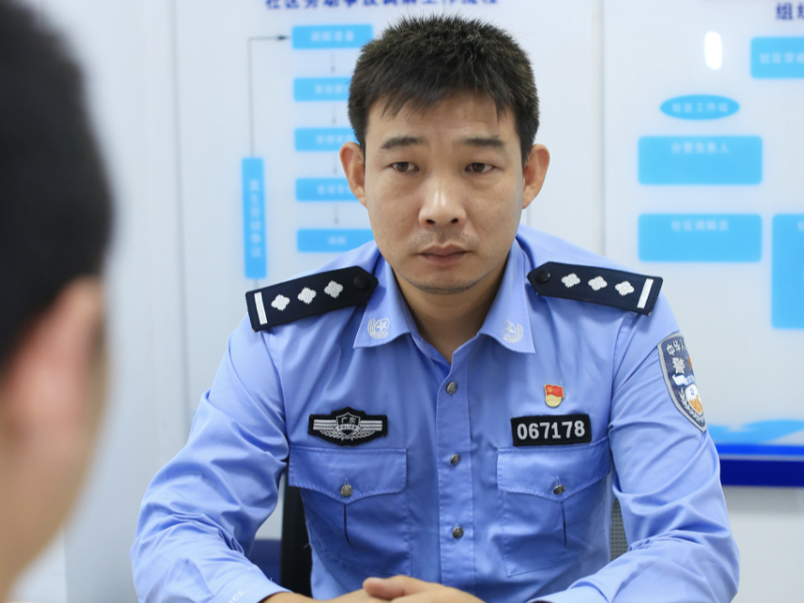 每日警星｜龙康明：勤思考善创新的社区“孺子牛”  
