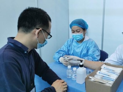 中国疫苗协会：年底前或接种近七成国人，明年产能达50亿剂