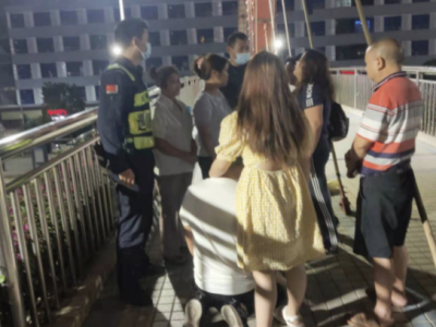 深圳一女子凌晨因家庭矛盾欲跳桥，被巡逻队员及时救回
