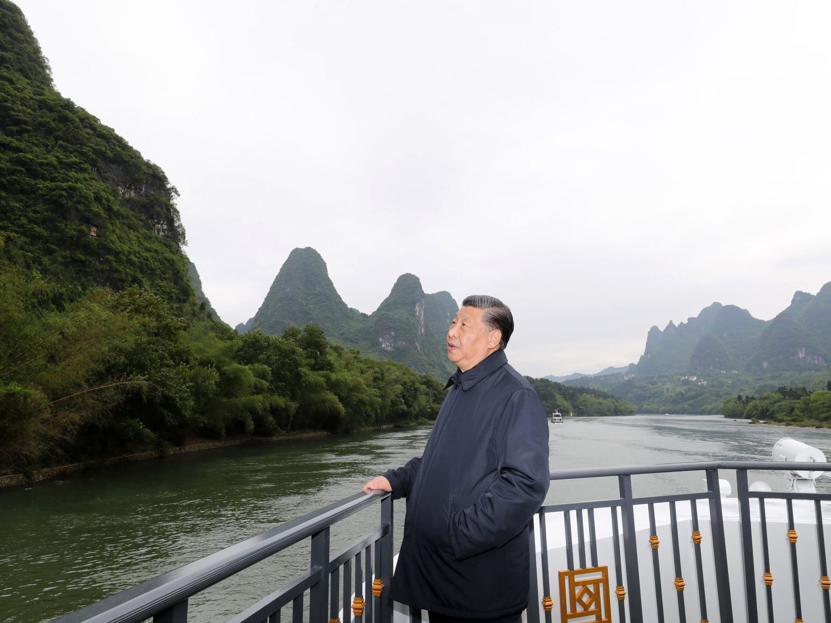 习近平在广西考察时强调 解放思想深化改革凝心聚力担当实干 建设新时代中国特色社会主义壮美广西