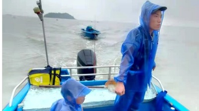 风雨交加，珠海一艘小艇被困海上！危急时刻……