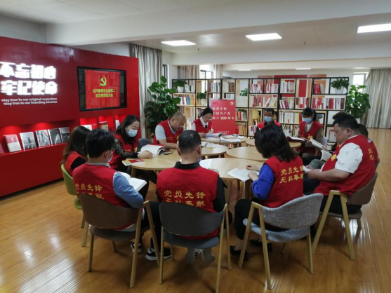 宝龙街道设立“百年党史图书角”红色学习专区