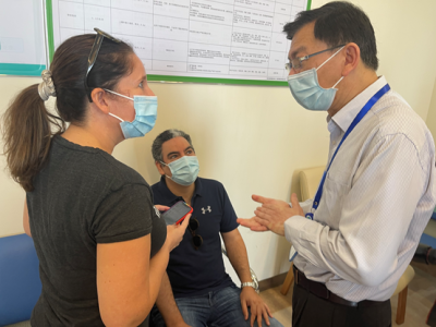 就在刚刚！首批外籍人士在港大深圳医院完成新冠疫苗接种