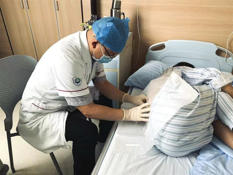 深圳20岁女孩突然半边瘫，只因脑子被虫“吃”了！