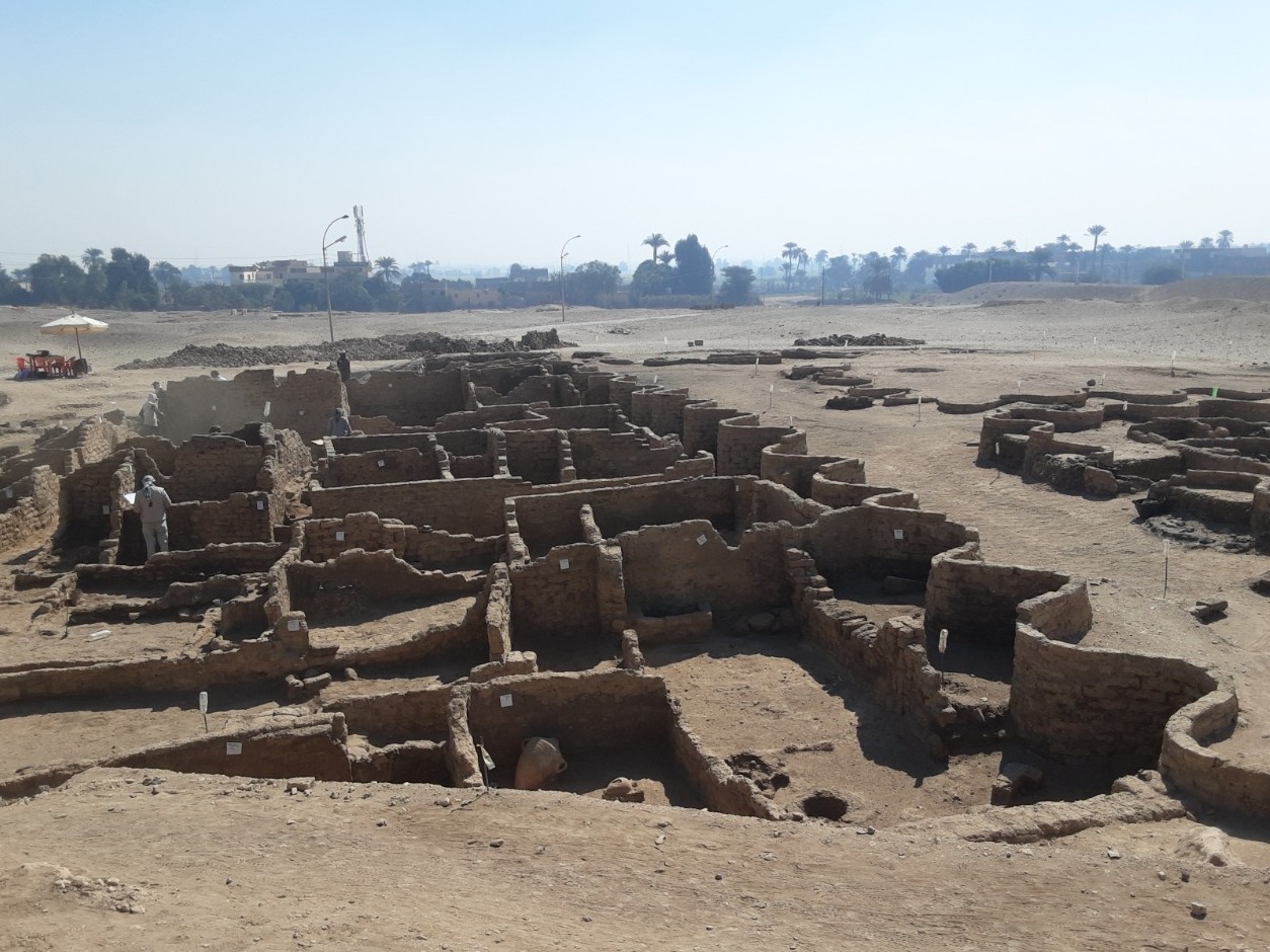 埃及卢克索发现“失落的黄金城”：距今3400多年，保存完好