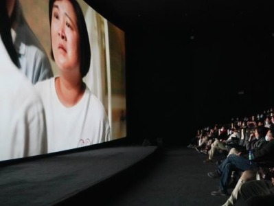 《你好，李焕英》再度延长上映，累计票房已超54亿元