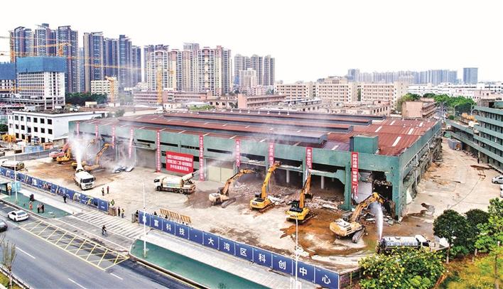 宝安：铁腕出击 按下查违攻坚快进键