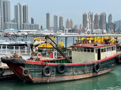 香港海关在机场对开海面侦破渔船走私大案