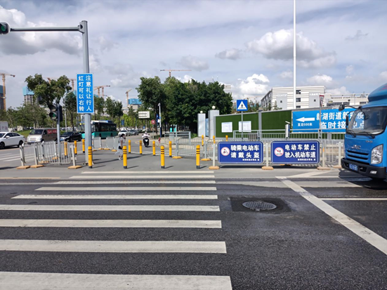新湖街道守住路口“主阵营” 精心布置语音宣传点  
