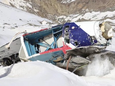 尼泊尔在道拉吉里峰发现15年前坠毁直升机残骸及2具遗体
