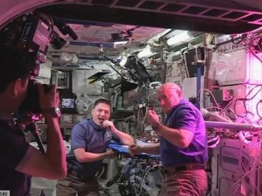 外媒：俄宇航员将把微生物土壤送至国际空间站外，系全球首次