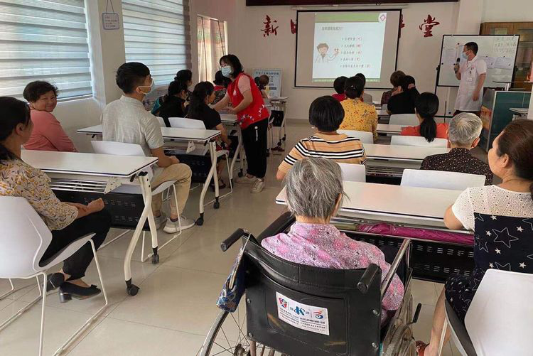 社区、医院结对！坪地街道开展老年人健康知识讲座