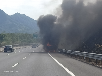 出行注意安全！潮惠高速上货车自燃蔓延引发山火，路政员迅速救援