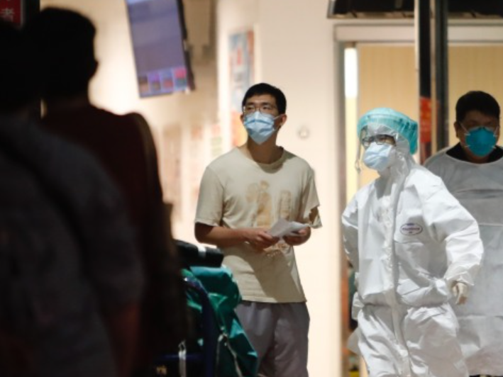 台湾单日新增267例本土确诊病例，全台提升至三级警戒