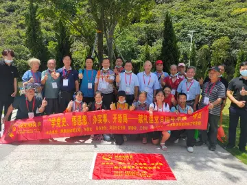凤凰社区“党史学习团”参观革命遗址 传承红色基因坚定理想信念
